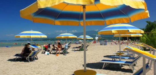 Plage-de-sable-d-Excenevex-Lac-Leman_format_785x530